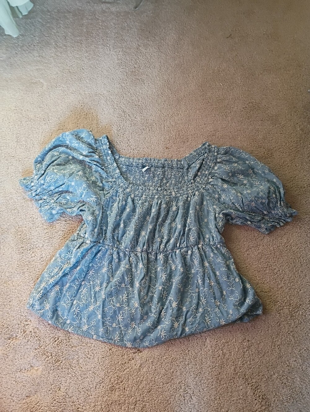 Old Navy Light Blue Smocked Puff-Sleeve Blouse
